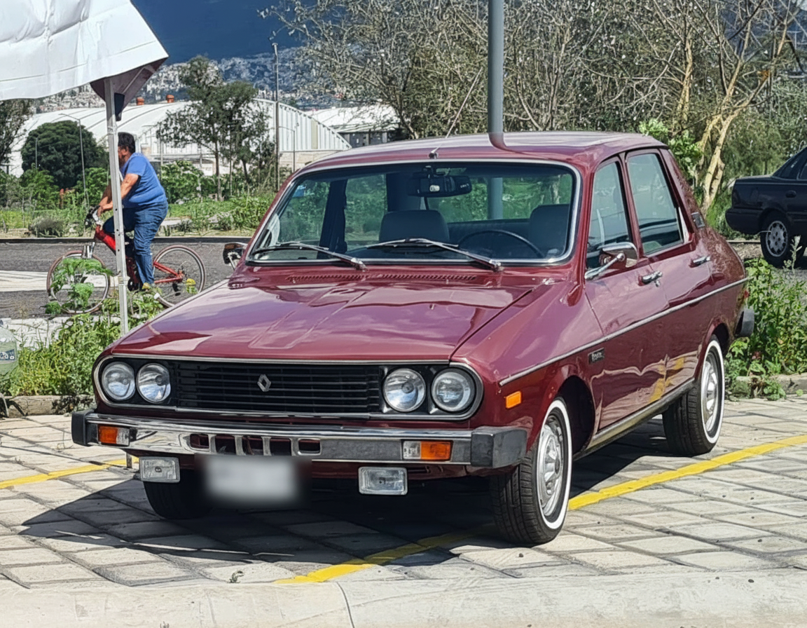 Renault 12 Routier guinda