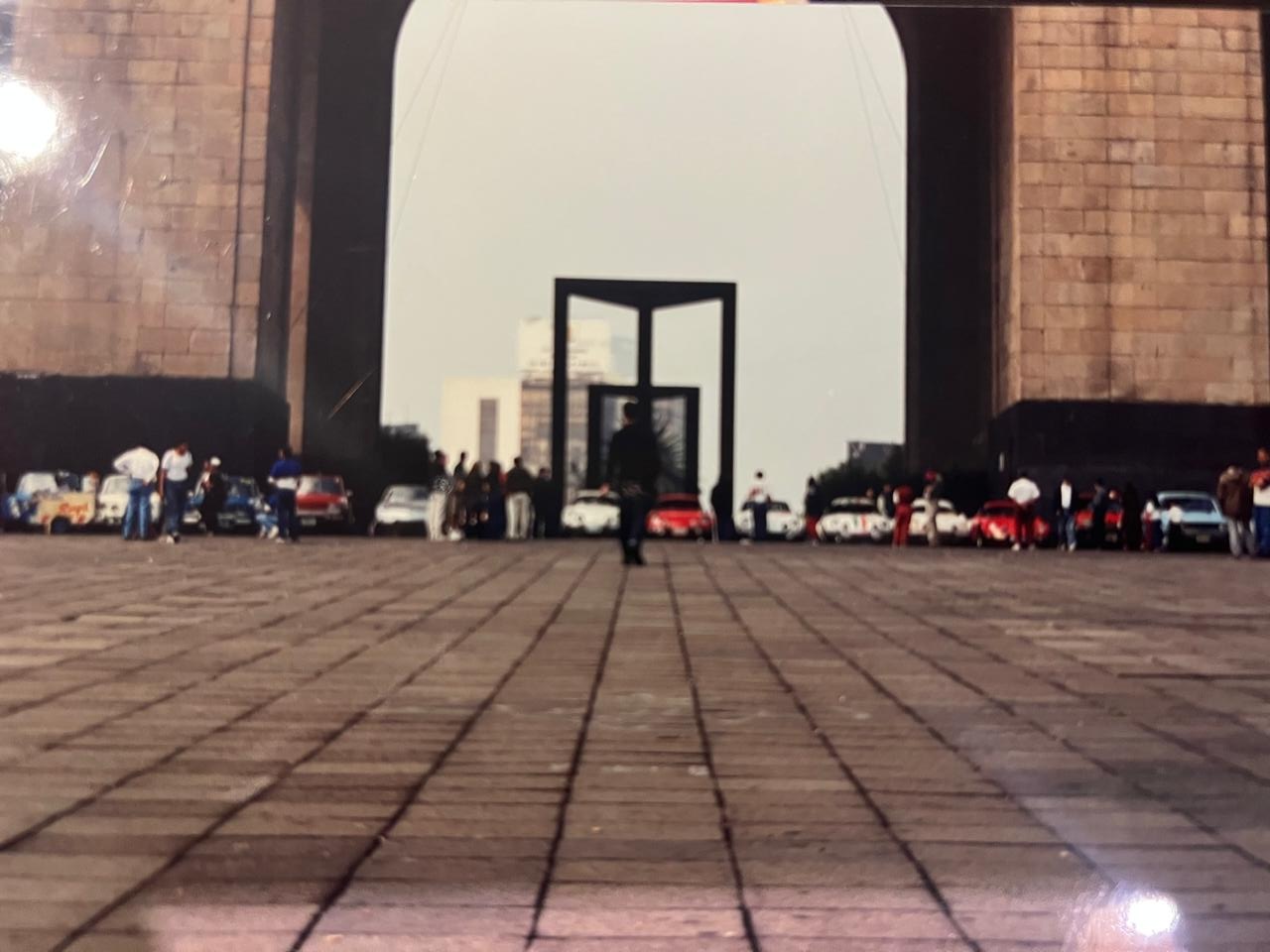 Concentración de clásicos en el Monumento a la Revolución
