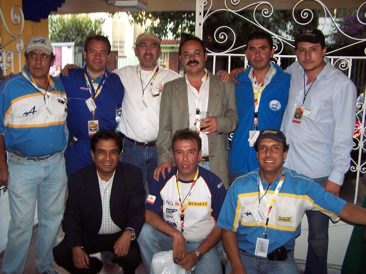 Del archivo de los recuerdos: integrantes del Club Renault Gordini Sport