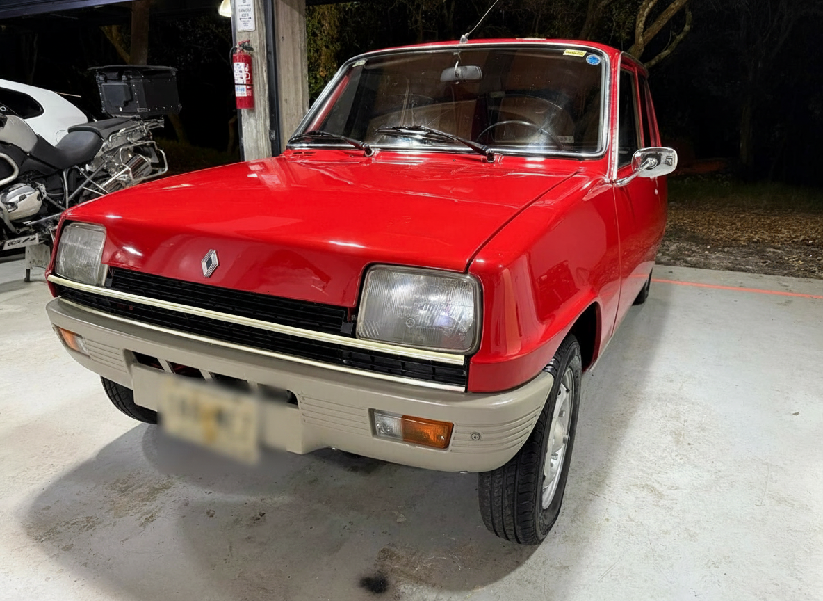 Renault 5 rojo, uno de los primeros