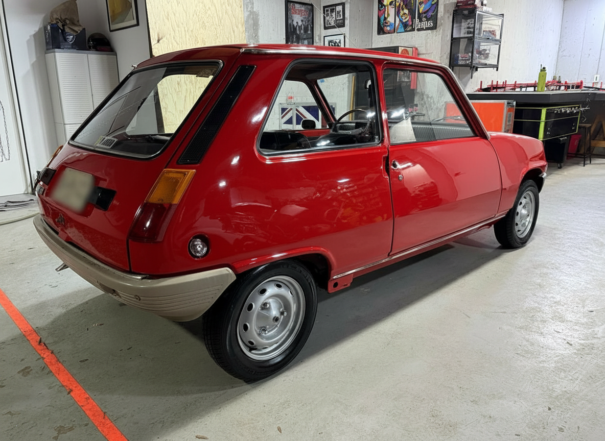 Renault 5 rojo, uno de los primeros que circularon